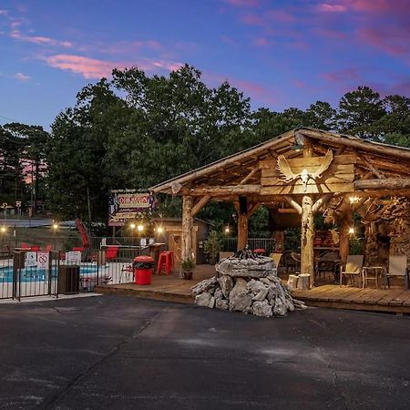 Stonegate Lodge 2 Queen Beds Fast Wifi 50" Tv Salt Water Pool Room #207 Eureka Springs Luaran gambar